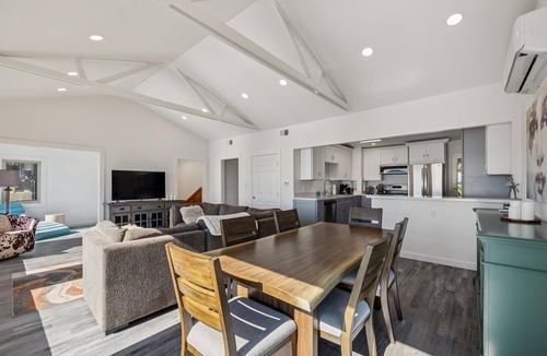 Point Richmond House | Bay Breeze Main | Bay Front, Private, Quiet