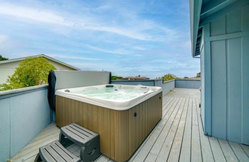 Manchester House | Beach Access & Hot Tub: Coastal Gem in Manchester