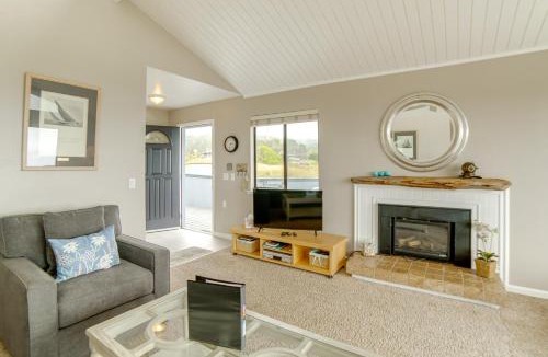 Manchester House | Beach Access & Hot Tub: Coastal Gem in Manchester