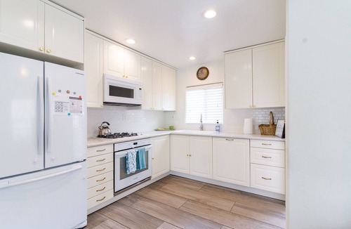 North Pacific Beach House | Beach House in Pacific Beach 3 bdrm with home office, 2 blocks to ocean