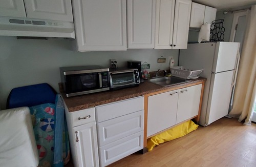 Townsite Apartment | Beach Surfer Bungalow 16 blocks from beach, pool and private yard and patio