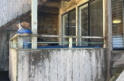 Monterey Apartment | Beachfront 1-bedroom Surf Shack in Monterey with pool, and gym —pet okay!