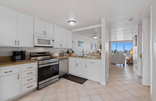Townsite Condo | Beachfront cottage, Ocean & Sand Views. D20 North Coast Village