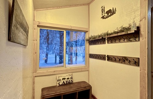 Bear Valley Cabin | BEAR VALLEY CABIN CLOSE TO VILLAGE/EASY WINTER ACCESS