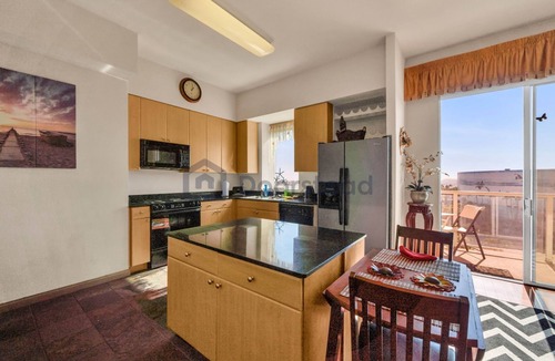 Waterfront Condo | Beautiful Ocean View Condo, steps 4rm beach & entertainment!