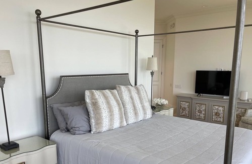 The Flats House | Beautiful Private Estate in Beverly Hills