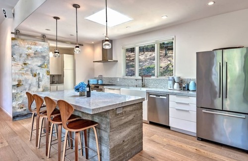 Healdsburg House | Beautiful Spacious ArtHaus!