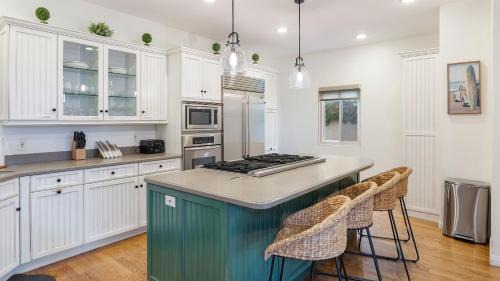 Belmont Shore House | Belmont Shore Retreat by AvantStay