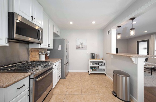 Allied Gardens House | Big Backyard w/Firepit, Grill & Al Fresco Dining!