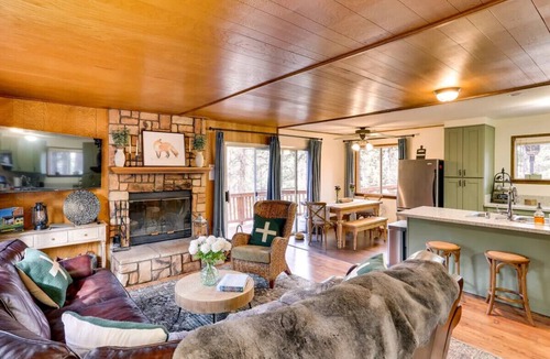 Upper Moonridge Cabin | Big Bear Lake Cabin w/Game Room, 1 Mi to Ski Slopes!