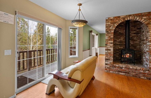 Eagle Mountain Estates House | Big Bear Nest at Eagle Mountain - Game Room, Pool Table, Ping Pong, Foosball, Jet Tub, 3 Fireplaces