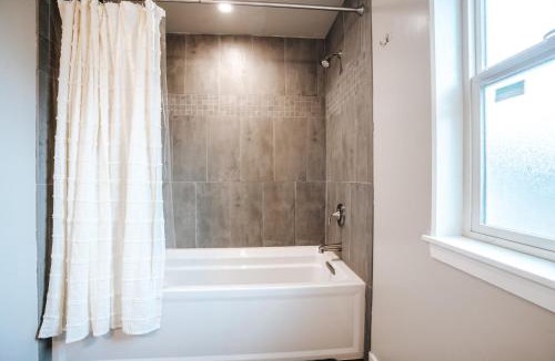 Humboldt Hill Apartment | Blue Spruce Retreat in the Redwood Curtain!