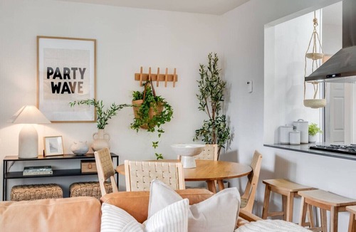 Crown Point House | Boho Vibes | Steps from Pacific Beach | Sleeps 8!