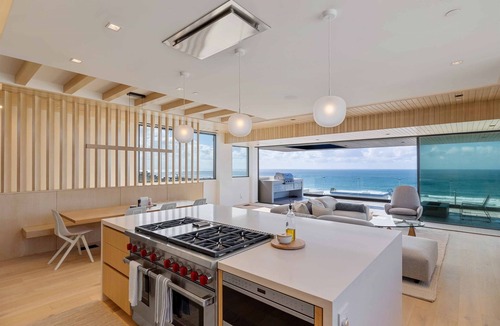 The Strand House | Brand New Modern House with Incredible View! Short Walk from the Beach