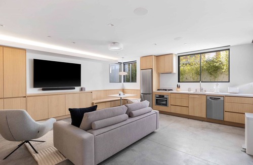 The Strand House | Brand New Modern House with Incredible View! Short Walk from the Beach