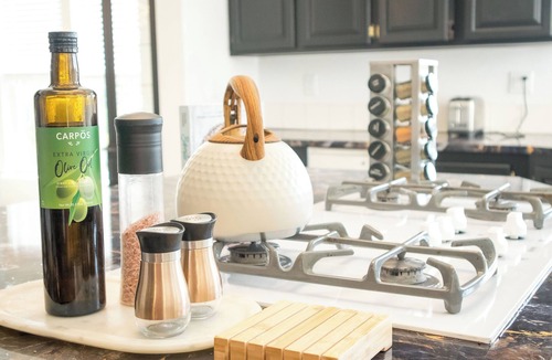 Ramona House | Breathtaking Mountain Retreat Home with great trails & amenities - Sleeps 13!