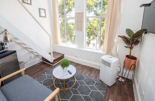 East Village House | Bright Downtown San Diego Loft!
