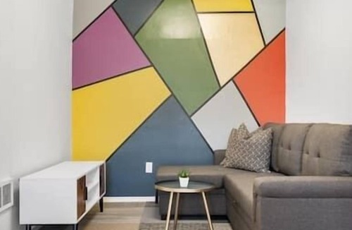 Downtown Apartment | Bright Modern One BR Apartment
