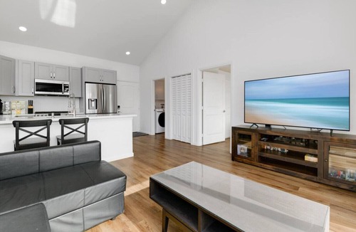 Mira Mesa House | Bright & Spacious | Modern Getaway