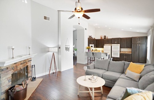 Canyon Country House | Business Rental in Beautiful and Safe Stone Crest Neighborhood