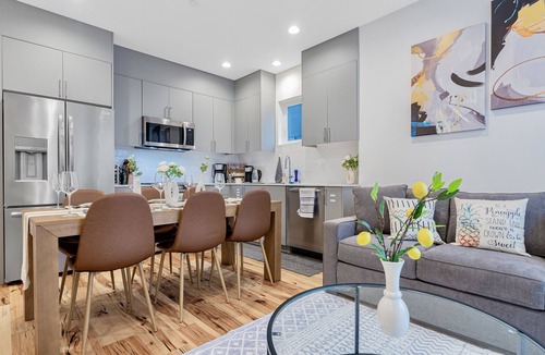 Broadway House | CapHill 3B3B, Needle View, A/C & Free Parking