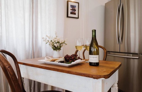 Golden Rectangle House | Carmel’s HIGHEST RATED and Most ROMANTIC Getaway - Walk to Beach and Town