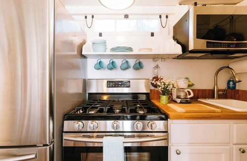 Golden Rectangle House | Carmel’s HIGHEST RATED and Most ROMANTIC Getaway - Walk to Beach and Town