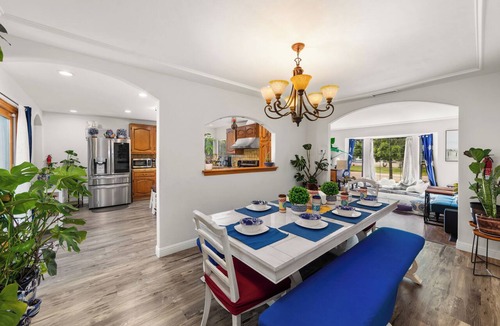Lincoln Acres House | Casa Sur Hacienda: groups, family gatherings & garden retreats near the Bay