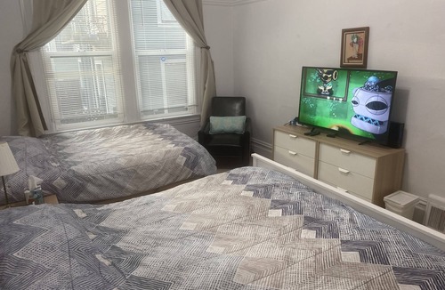 Haight-Ashbury Apartment | Center of the City - Only Victorian with 4 King Sized Beds -The largest space!