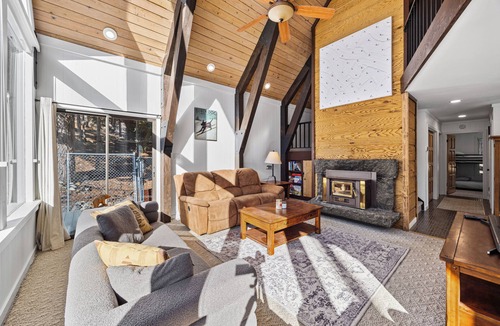 Olympic Valley Cabin | Charmed on Sandy Way - Dog Friendly Perfect Blend of Adventure and Relaxation