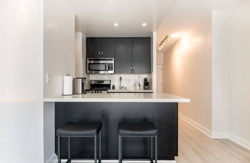 Nob Hill Apartment | Charming-1 Bedroom apartment in lovely SF with ensuite laundry