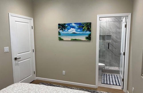 West Carson House | Charming 2-bedroom house in lovely Torrance with AC