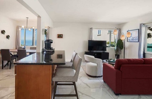 Pacifica Apartment | Charming 2BR Coastal Getaway in Pacifica Near Beach & SF