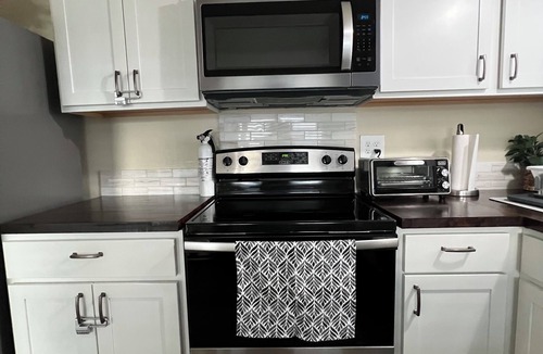 Clearlake Park House | Charming 3-bedroom house on lake in Clearlake
