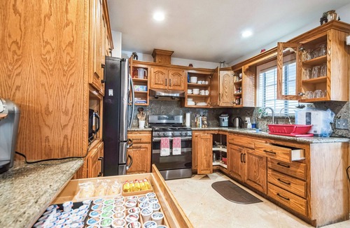 Hermosa Village House | Charming 4-bedroom house with WiFi & Hot Tub in Anaheim, 1 mile from Disney!