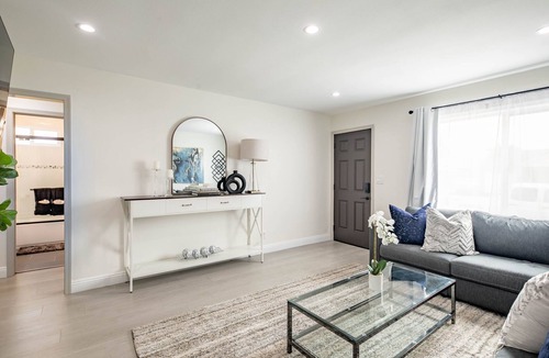 San Gabriel House | Charming 4-bedroom House with WiFi, AC in beautiful San Gabriel