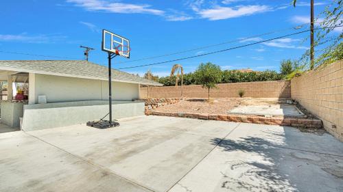 Victorville House | Charming Apple Valley Retreat