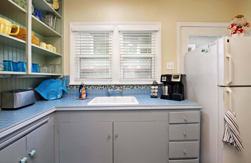 Old Towne House | Charming Beach Bungalow