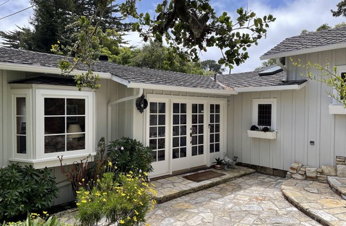 Northwest Carmel House | Charming Carmel home - Walk to beach and town!
