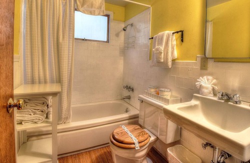 McKinney Estates House | Charming Cascade Chalet | Hot tub