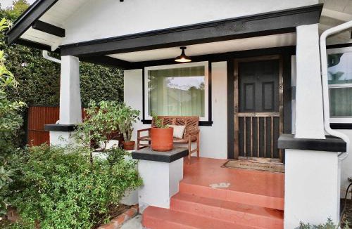 Eastside House | Charming Craftsman - Beach Close