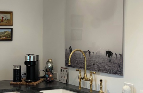 Ballard Cottage | Charming Luxury Studio Cottage in Lovely Ballard with all amenities