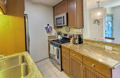 Ocean Beach Condo | Charming OB beach condo, steps to the beach, listen to the waves crash