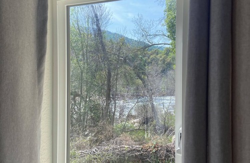 Three Rivers Apartment | Charming private studio on the river and gateway to Sequoia National Park.