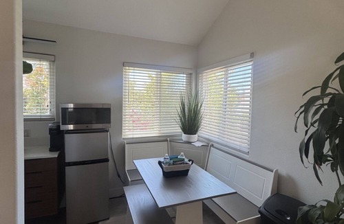 Huntington Beach Apartment | Charming studio in Huntington Beach: Private, King Bed, Remodeled, Clean, Cozy.