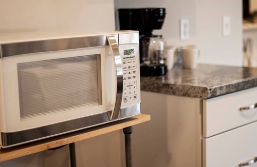 Lynn Apartment | Charming Studio Getaway Near TIEC, Tryon & Landrum