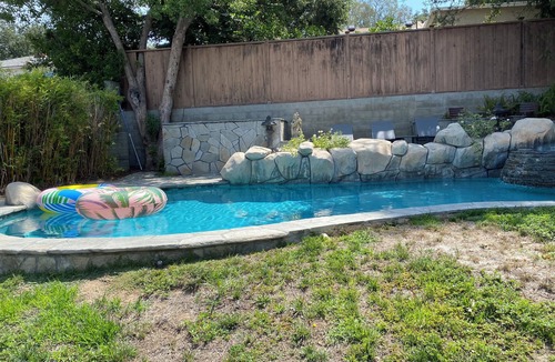 Eagle Rock Apartment | Charming studio with AC & Swimming Pool in vibrant NE Los Angeles neighborhood