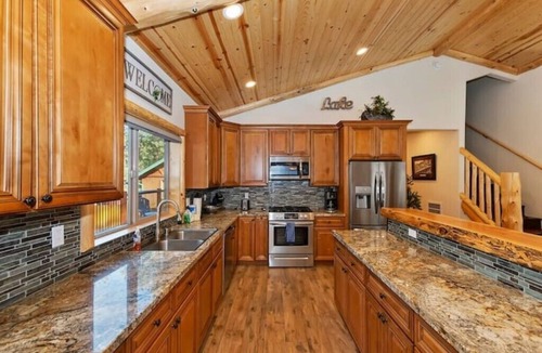 Summit Estates Cabin | Charming Summit Cabin