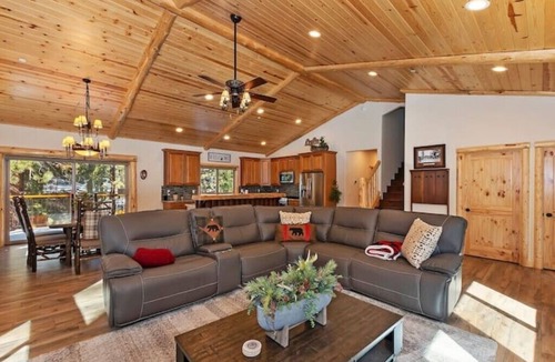 Summit Estates Cabin | Charming Summit Cabin