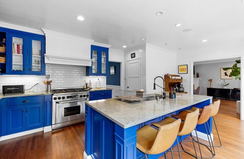 Westwood House | Charming Traditional Westwood 3BR Beautiful Garden